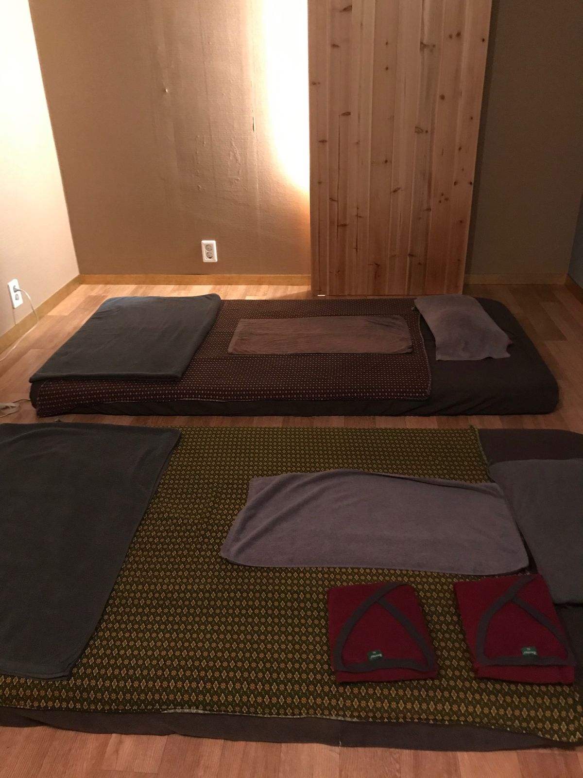 タイマッサージ。結構いろんなビルに入っていました。
私が行ったところは足湯...