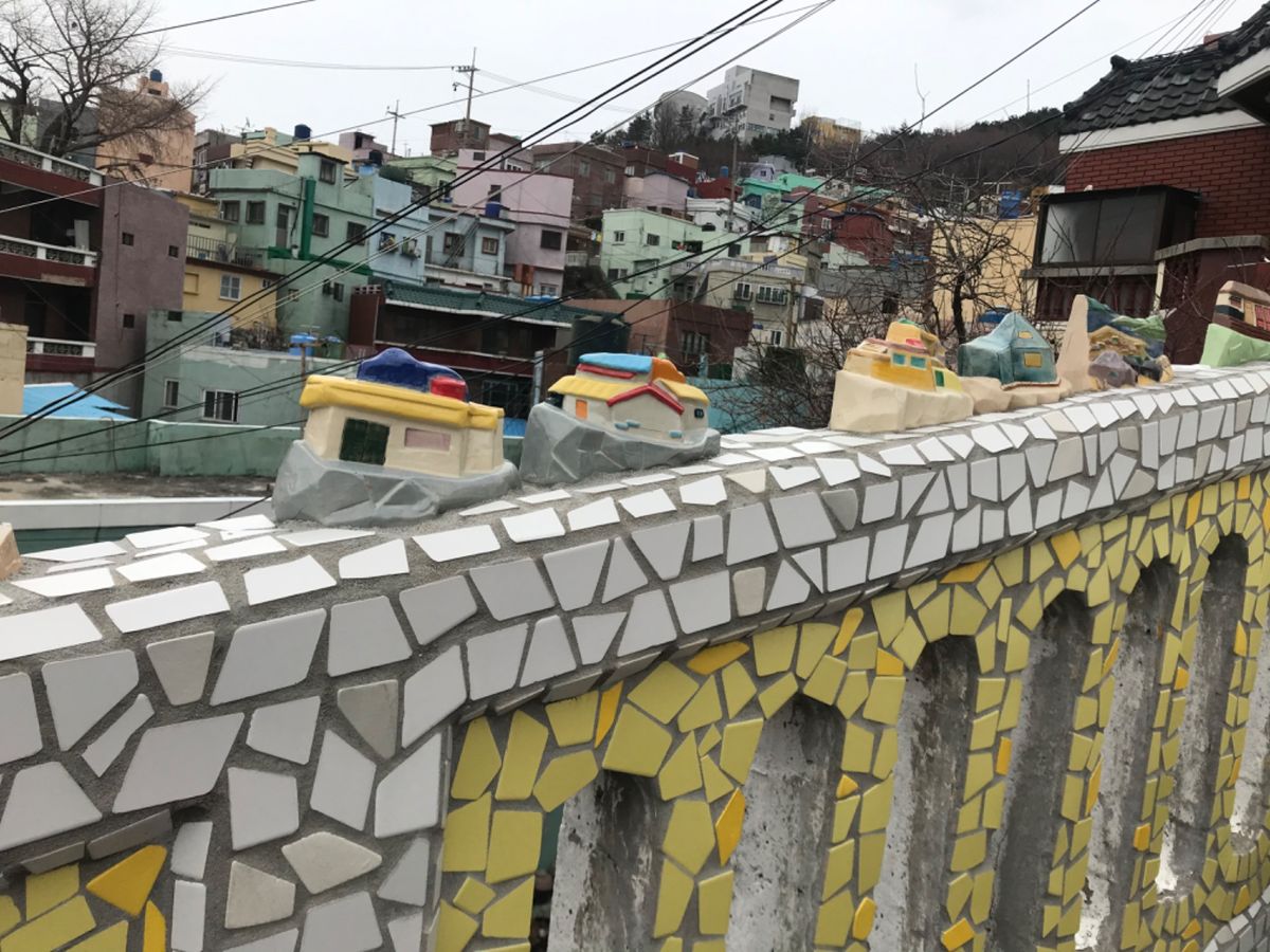 甘川文化村。
モザイクタイル貼り、見ていて楽しい♪