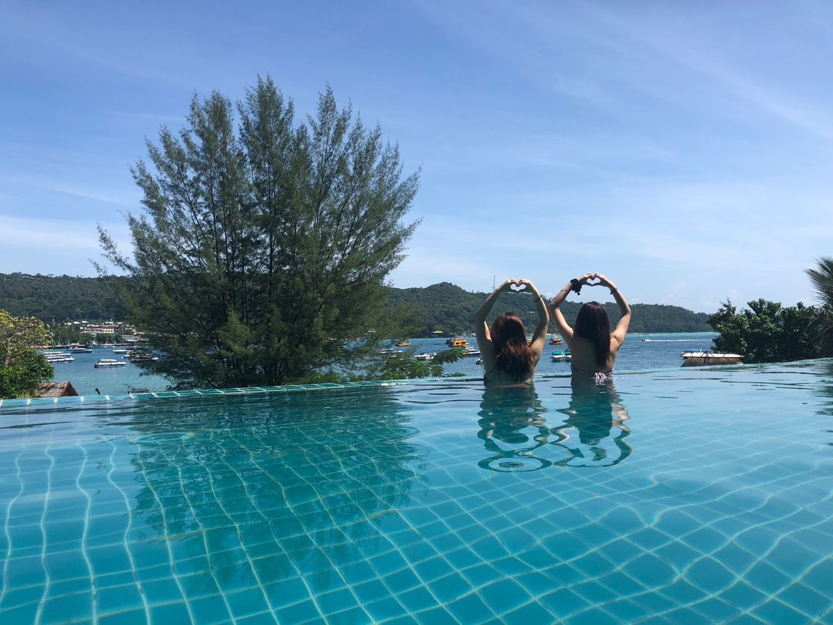 きれいな海と美味しい料理が食べられて満足な旅でした🤭💕
パトンビーチの夜は...