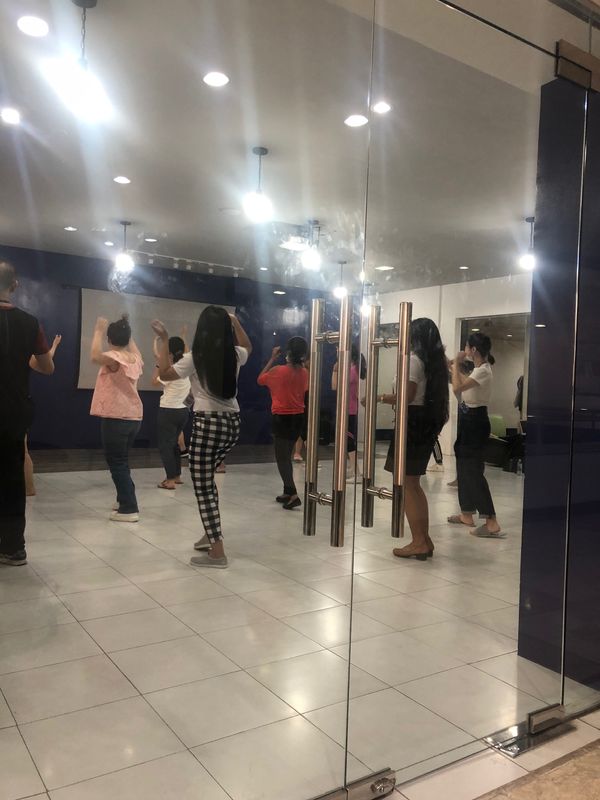 フィリピン・セブシティ「2020年 セブ島英語留学」の写真：放課後にズンバ教室やってます。