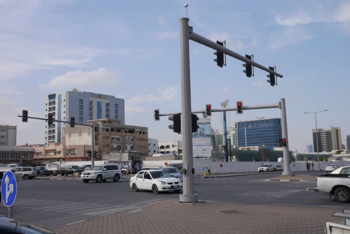 ハマド国際空港から空港職員用バスで無料で市内とを往復できました。裏技です。...