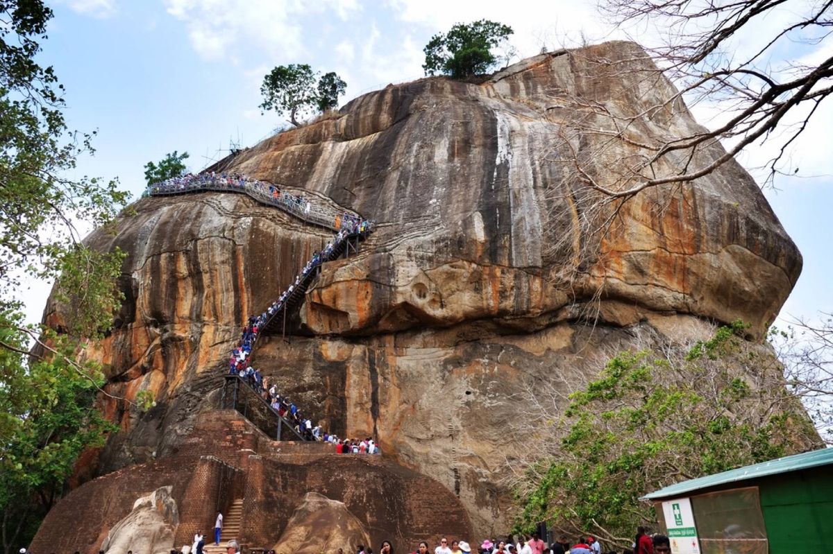 スリランカといえばシーギリヤロック。
コロンボ→ダンブッラ→シーギリヤとバ...