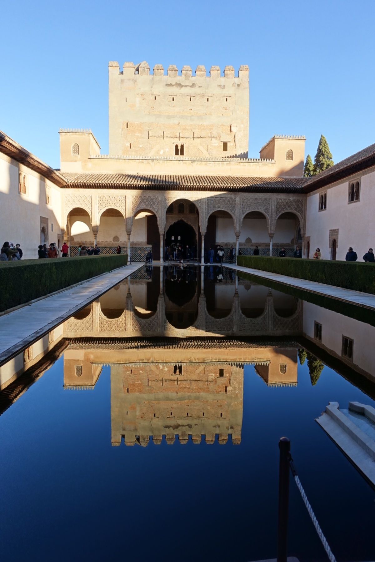 サグラダファミリア
アルハンブラ宮殿
グエル公園