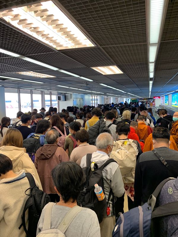 タイ・バンコク「バンコク⑧」の写真：コロナウィルス対策で空港が大混雑。
ここ...