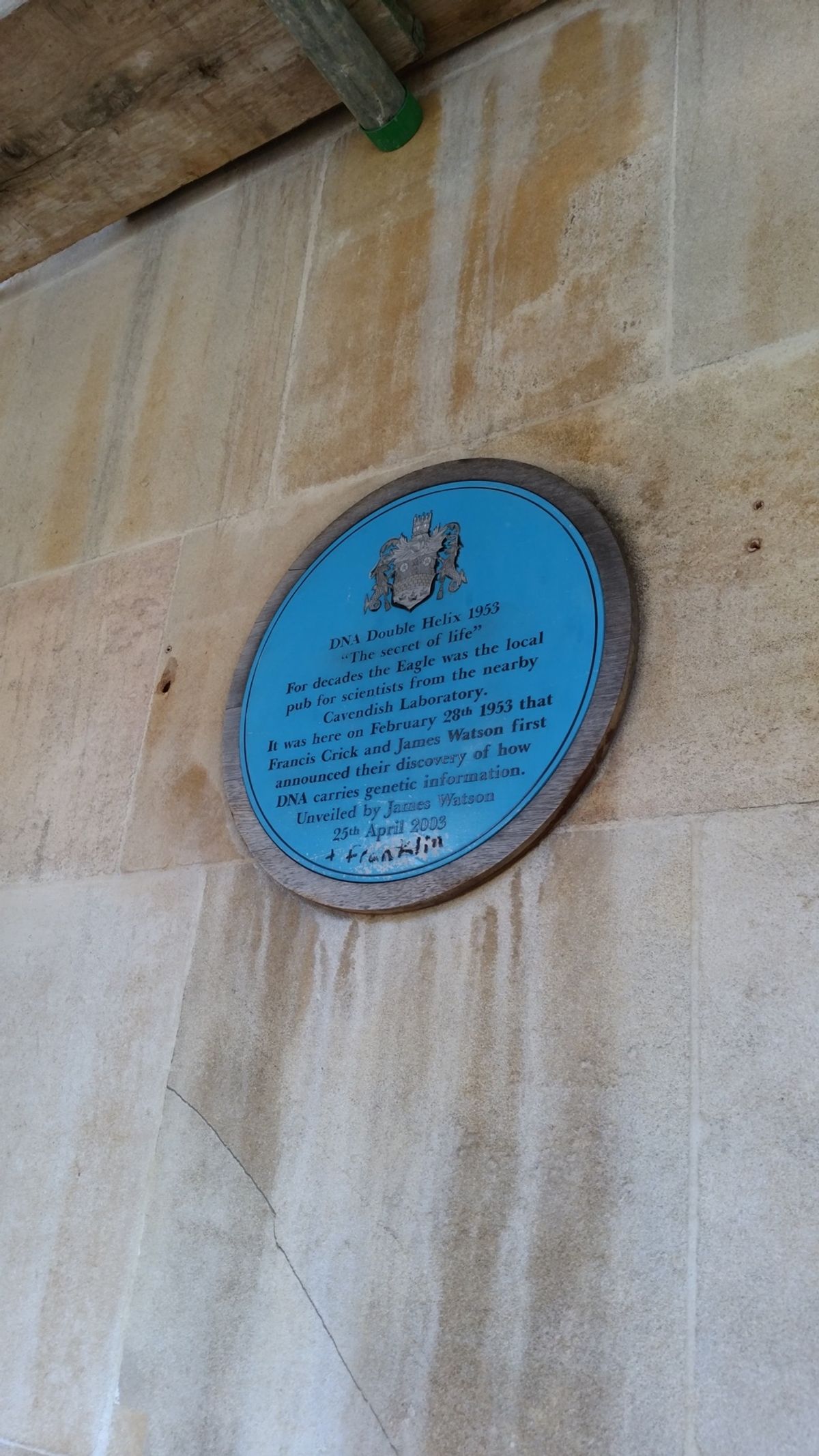 アイザックニュートン、スティーヴンホーキンスが関わり、チャールズダーウィン...