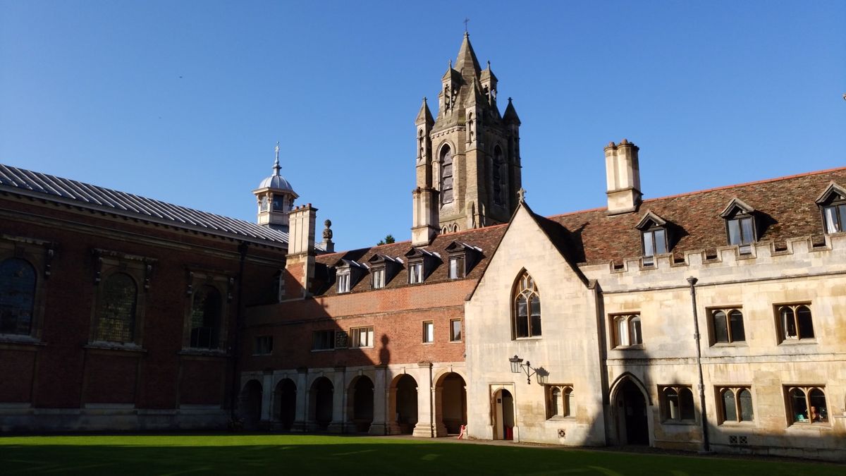 アイザックニュートン、スティーヴンホーキンスが関わり、チャールズダーウィン...