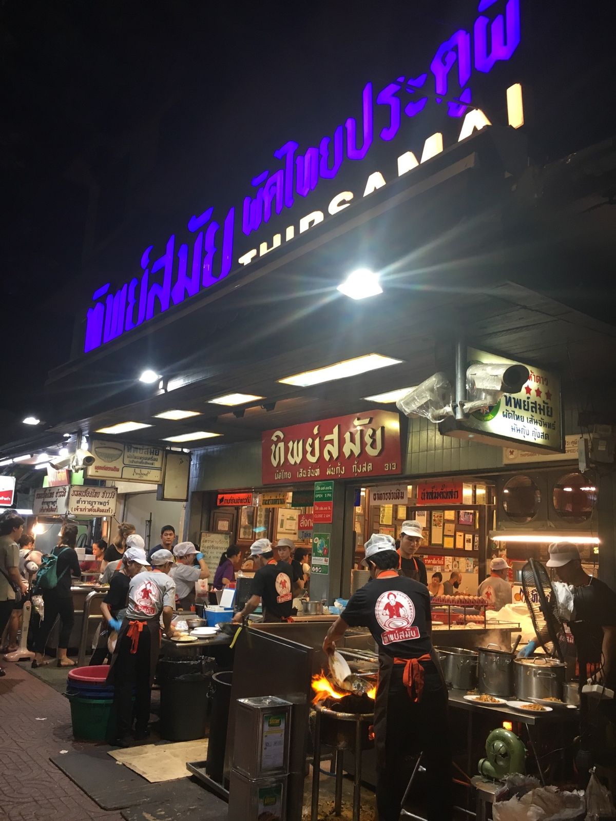 タイは何を食べても美味しい！安い！
パッタイが1番美味しいお店と、トムヤム...