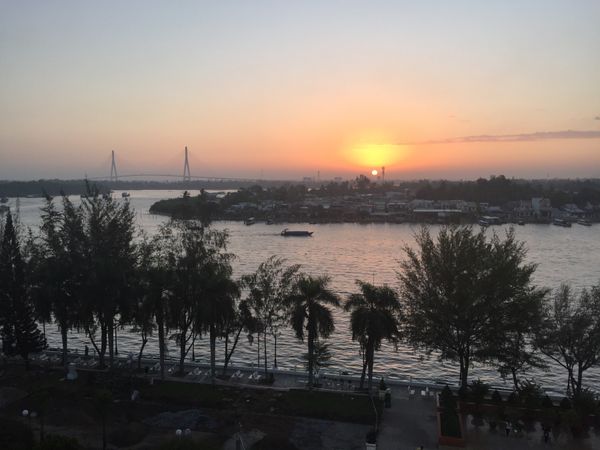 ベトナム「ベトナム」の写真：12/31 カントー橋、công viê...