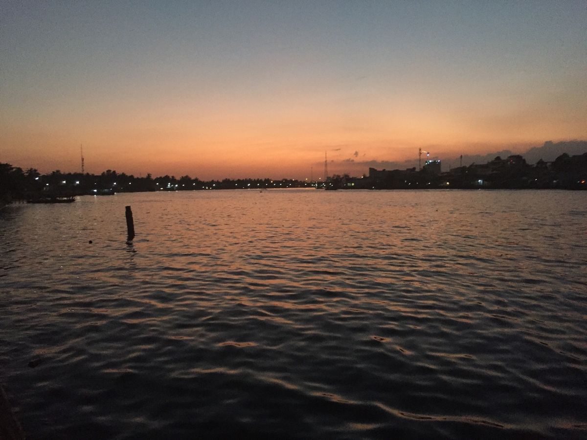 12/31 カントー橋、công viên Ninh Kiềuと現ホーチミ...
