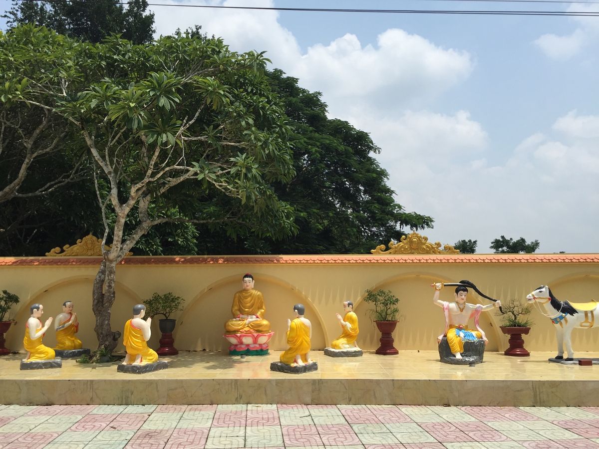 クメール寺と大乗仏教のベトナム寺
@tỉnh Trà Vinh