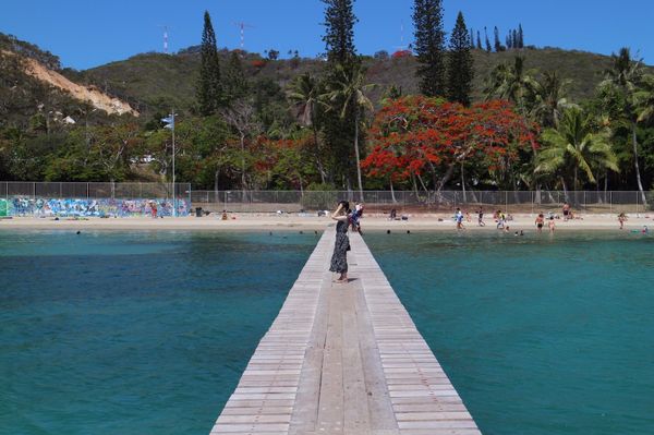 ニューカレドニア・ヌメア「ニューカレドニア🏝夫婦旅行」の写真：1/1 ヌメア
お店も休みが多く、離島...