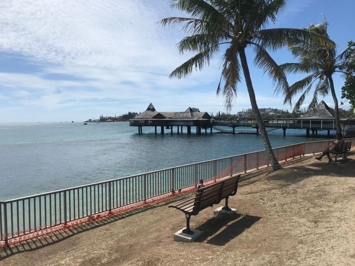 1/1 ヌメア
お店も休みが多く、離島に行こうと思ったら水上タクシーも運...