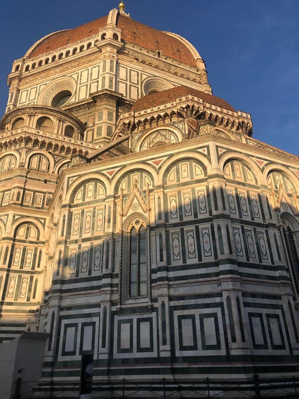 ミラノ、ヴェネチア、フィレンツェ 、ピサ、ローマ「イタリア縦断ツアー」の写真：フィレンツェのイルビゾンテの本店でお得に...