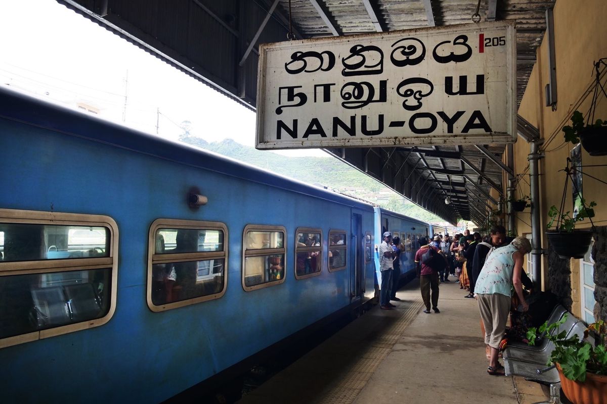 キャンディからヌワラエリヤまで電車旅！
紅茶農園を駆け抜けていく列車旅。
...