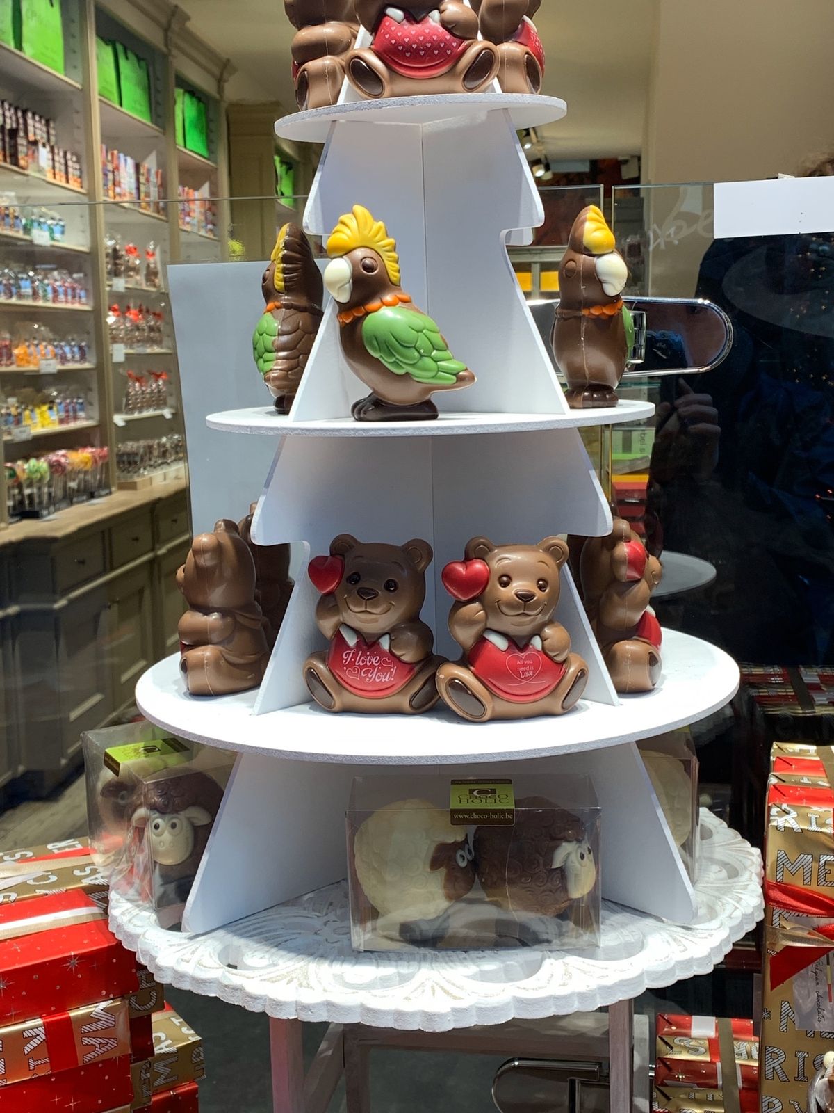 ブリュッセルでチョコとワッフル食べ歩き！
可愛いし甘いし最高💕
1/5まで...