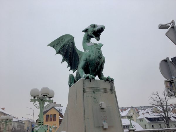 スロベニア・リュブリャーナ「リュブリャーナ(3)」の写真：大雪のリュブリャーナ
ドラゴンにも雪