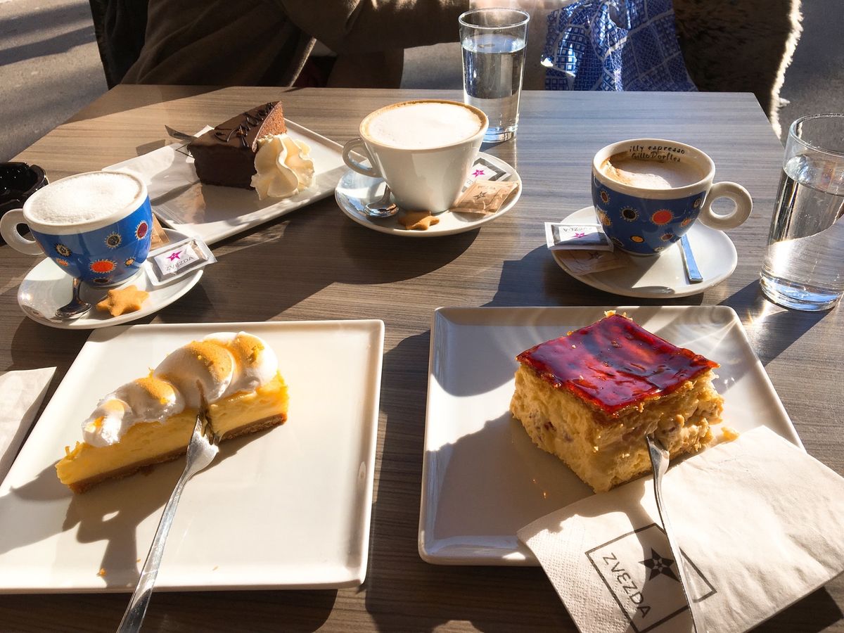 雪溶け。
cafe zvezdaのケーキはいつ来ても美味しい。