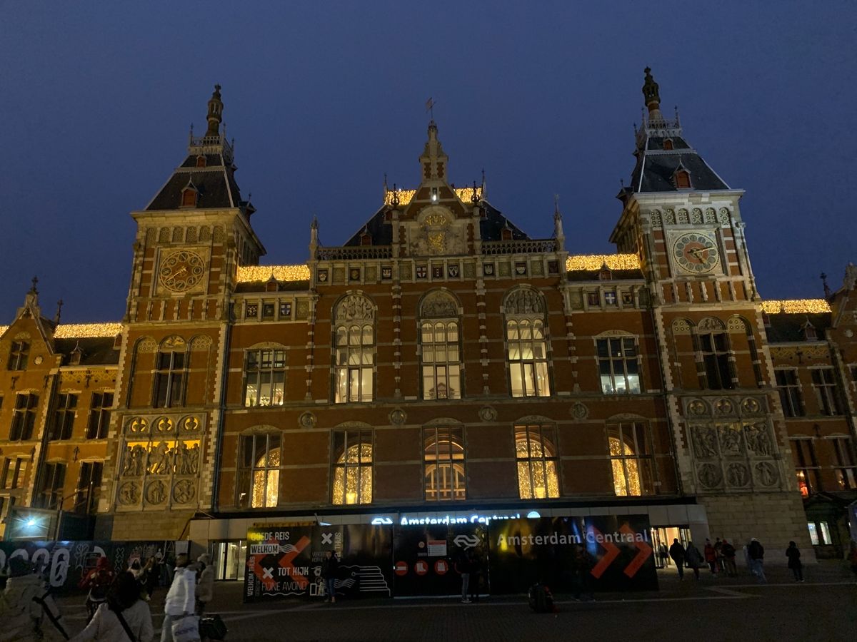 オランダで年越し😊
アムステルダム、ユトレヒト、ザーンセカンス！
どこもお...