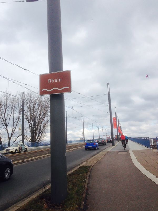 ドイツ・ケルン「ボン、ケルン」の写真：ライン川
ボンにはベンシュBönnsch...