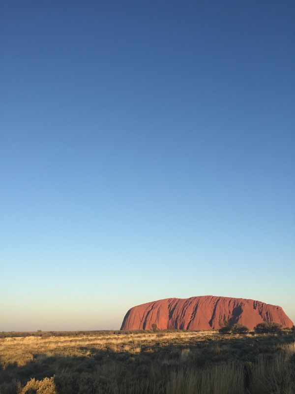 オーストラリア連邦・エアーズロック、シドニー「シドニー、エアーズロックの旅🇦🇺」の写真：朝のエアーズロックと夕のエアーズロック。...