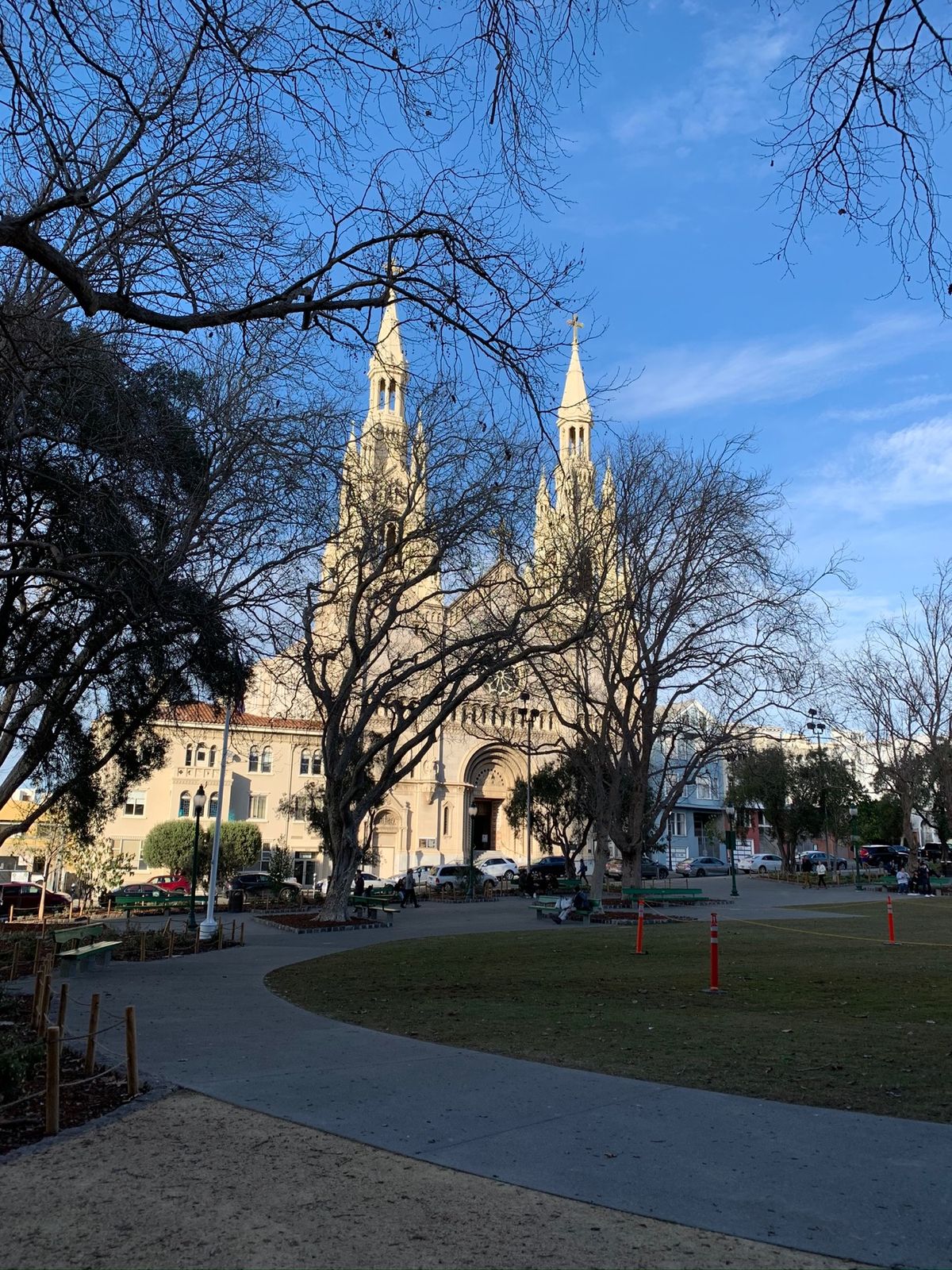 帰り、駅への道で。