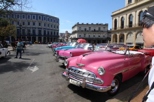 キューバ・ハバナ「旅行好きと中南米旅行Cuba🇨🇺編」の写真：クラシックカーのタクシー🚕カバーニャ要塞...