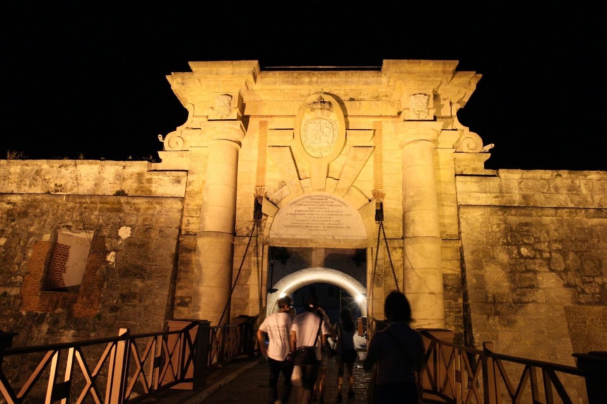 クラシックカーのタクシー🚕カバーニャ要塞🏰バラデロのビーチ⛱