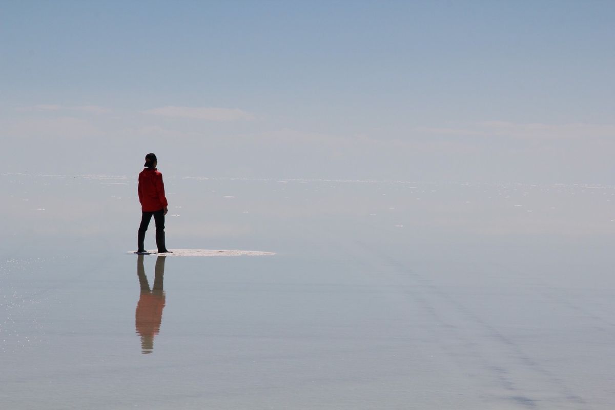 ウユニ塩湖①運良く前日に雨が降ったのでちょうどいい水位と晴れが重なり現地の...