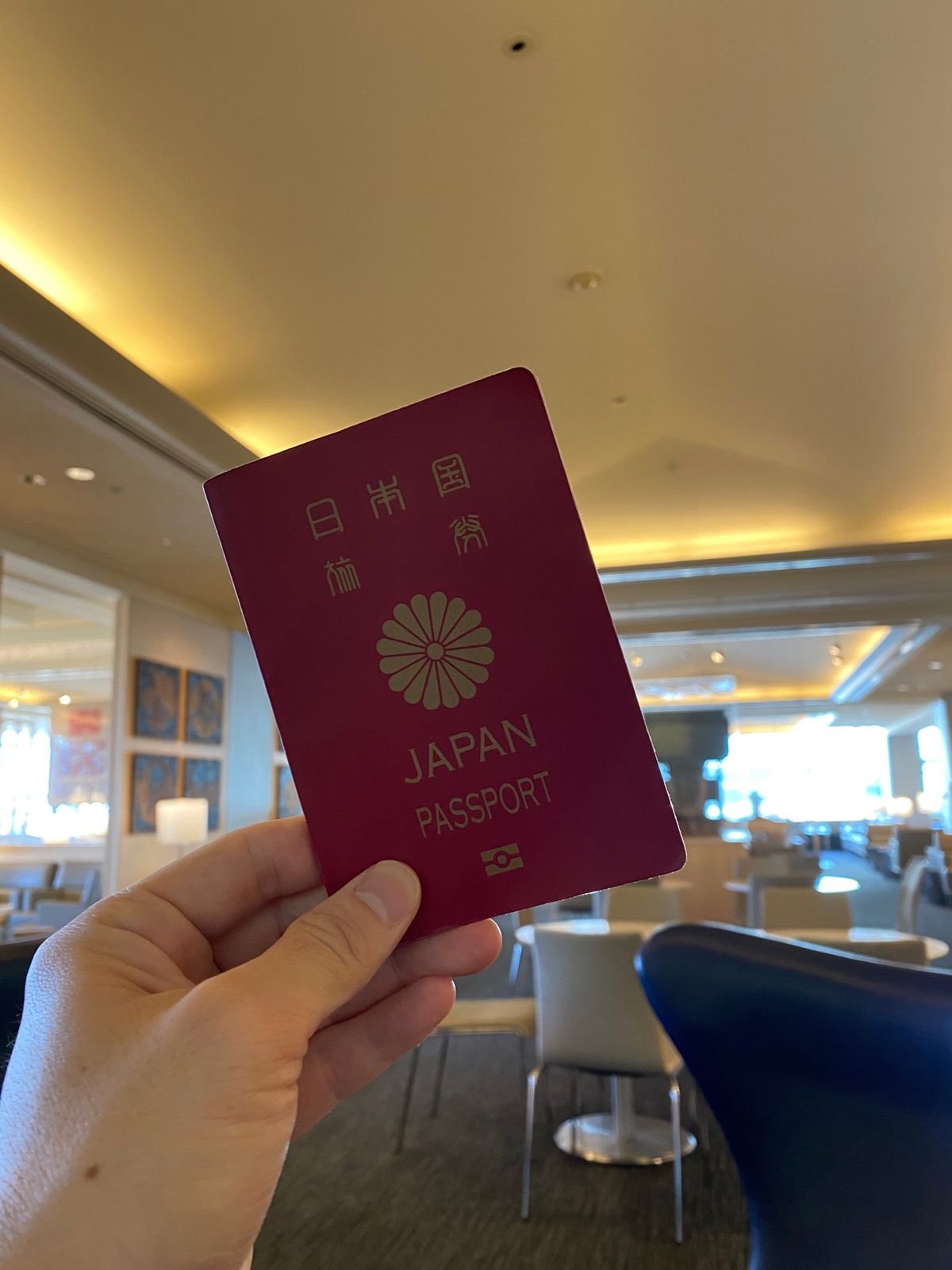 色々あったけどなんとか搭乗〜。

これからチューリッヒまで12時間くらい？...