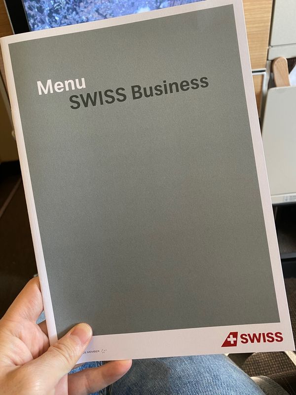 スイス・エネットビュルゲン「スイス エネットビュルゲン」の写真：機内食メニュー。
写真付きとかわかってる...