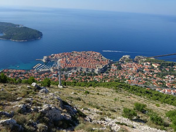 クロアチア・ドゥブロヴニク「ドゥブロヴニク」の写真：ロープウェイで山へ。
ため息がでる綺麗さ。