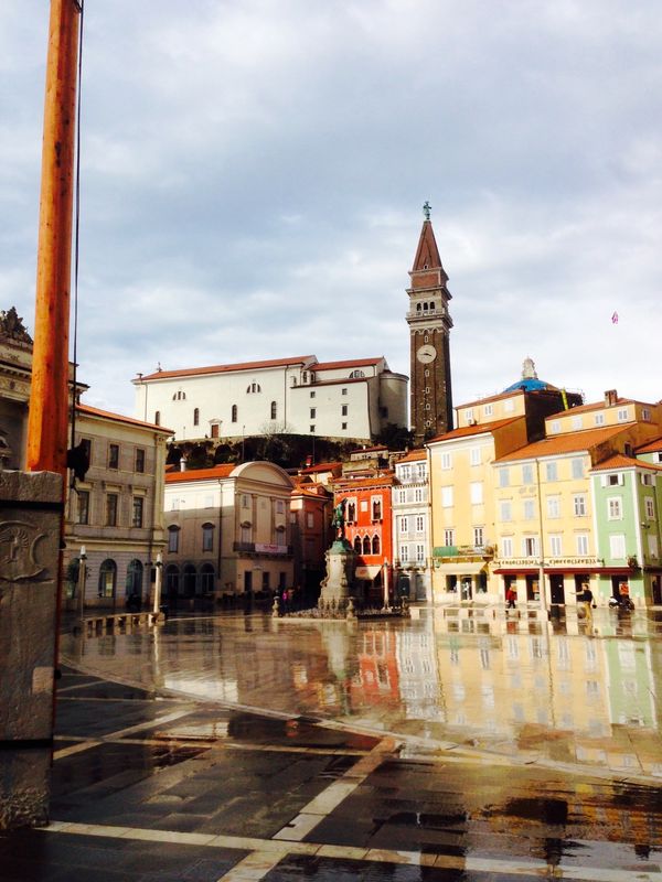 スロベニア・リュブリャーナ「リュブリャーナ(1)」の写真：ピランへ
地中海沿いのスコールにやられた...