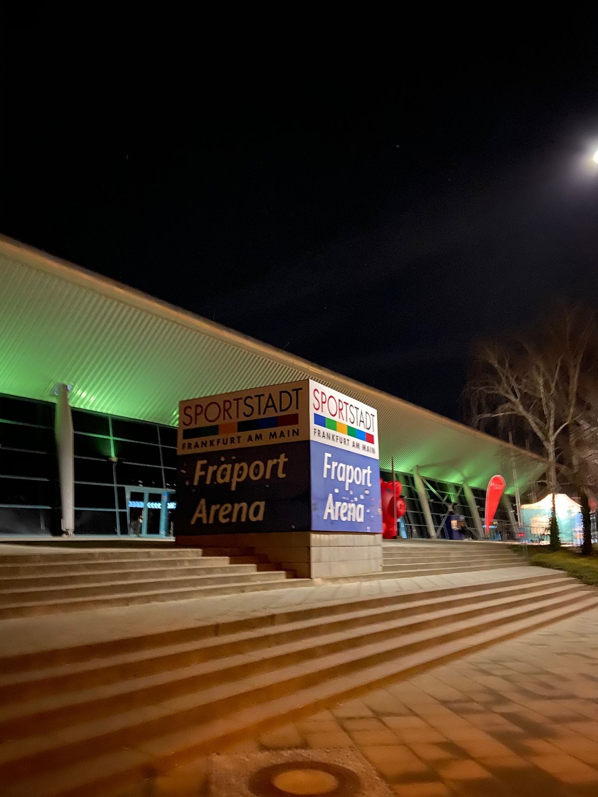 ドイツ2日目。
今回のイベント①ドイツリーグバレーボール観戦。

会場のF...