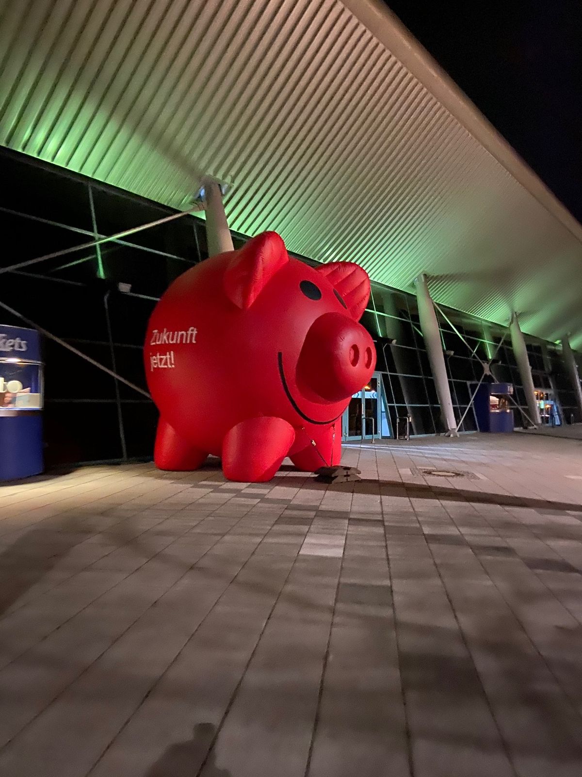 ドイツ2日目。
今回のイベント①ドイツリーグバレーボール観戦。

会場のF...