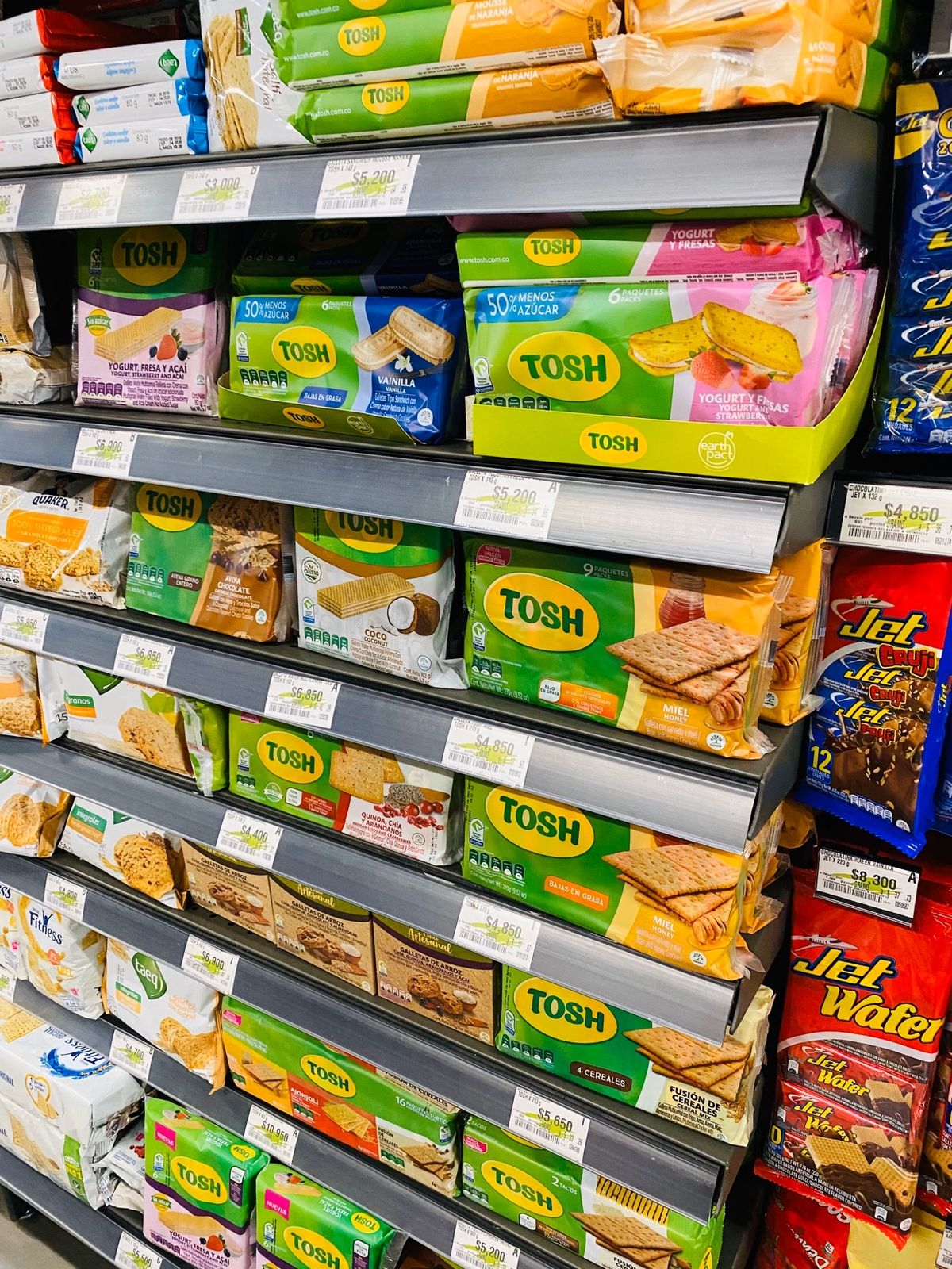 pan はアレーパンを作る粉です。お米は日本のとは違う種類のが主流です。