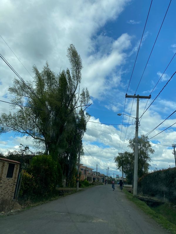 コロンビア・ボゴタ「コロンビア旅行」の写真：Cajica somewhere road 