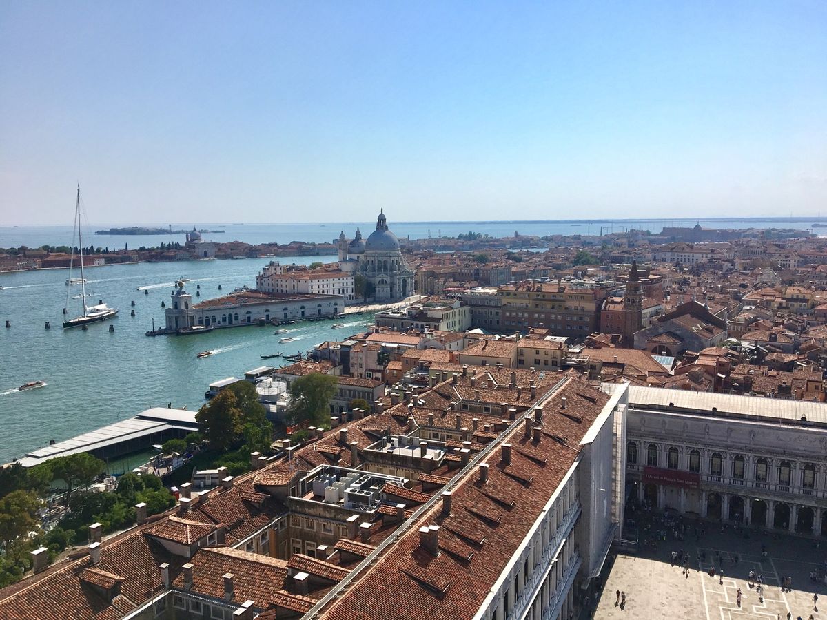 塔に登ってみたら、思ってたより眺めが良かった。
運良く滞在中はずっと晴れて...