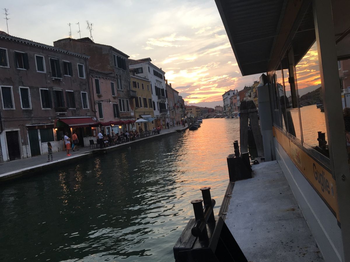 夕暮れも載せておく。