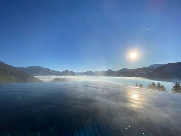 スイス・エネットビュルゲン「スイス エネットビュルゲン」の写真：スイスと雲海と露天風呂。

100%の雲...