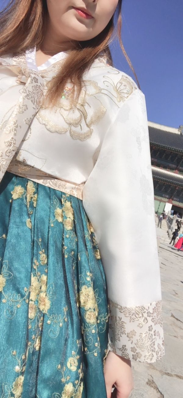 大韓民国 (韓国)「韓国旅」の写真：初のチマチョゴリに景福宮。
陽射しが暖か...