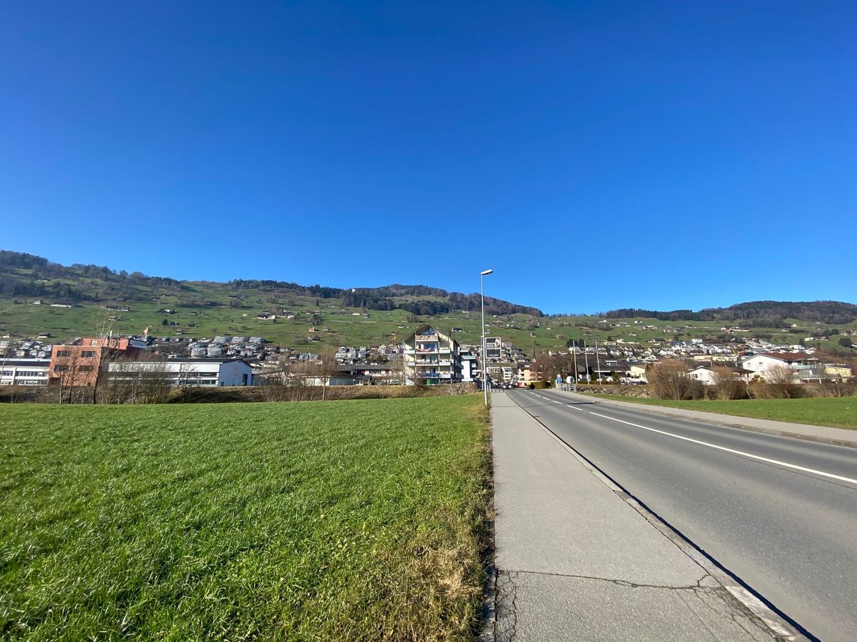 街に降りてきた。
普通の生活しかない。