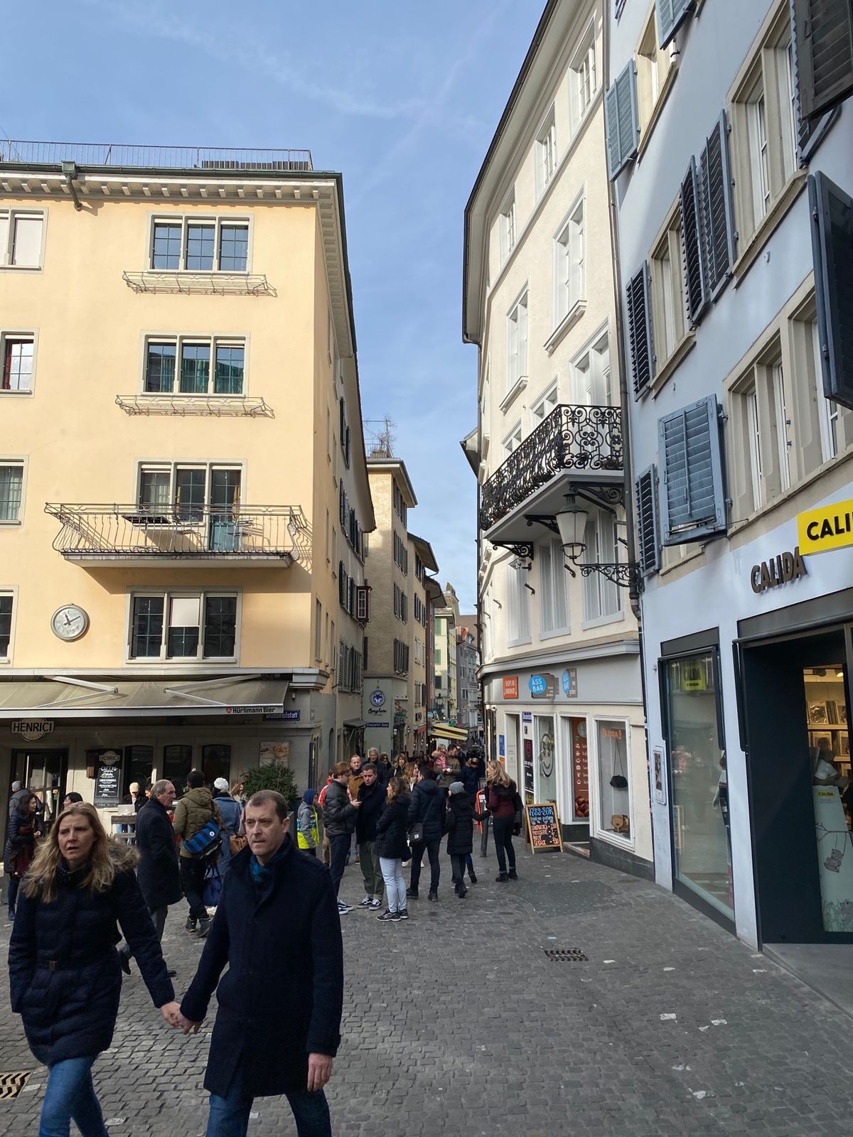 チューリッヒの街、めっちゃいい