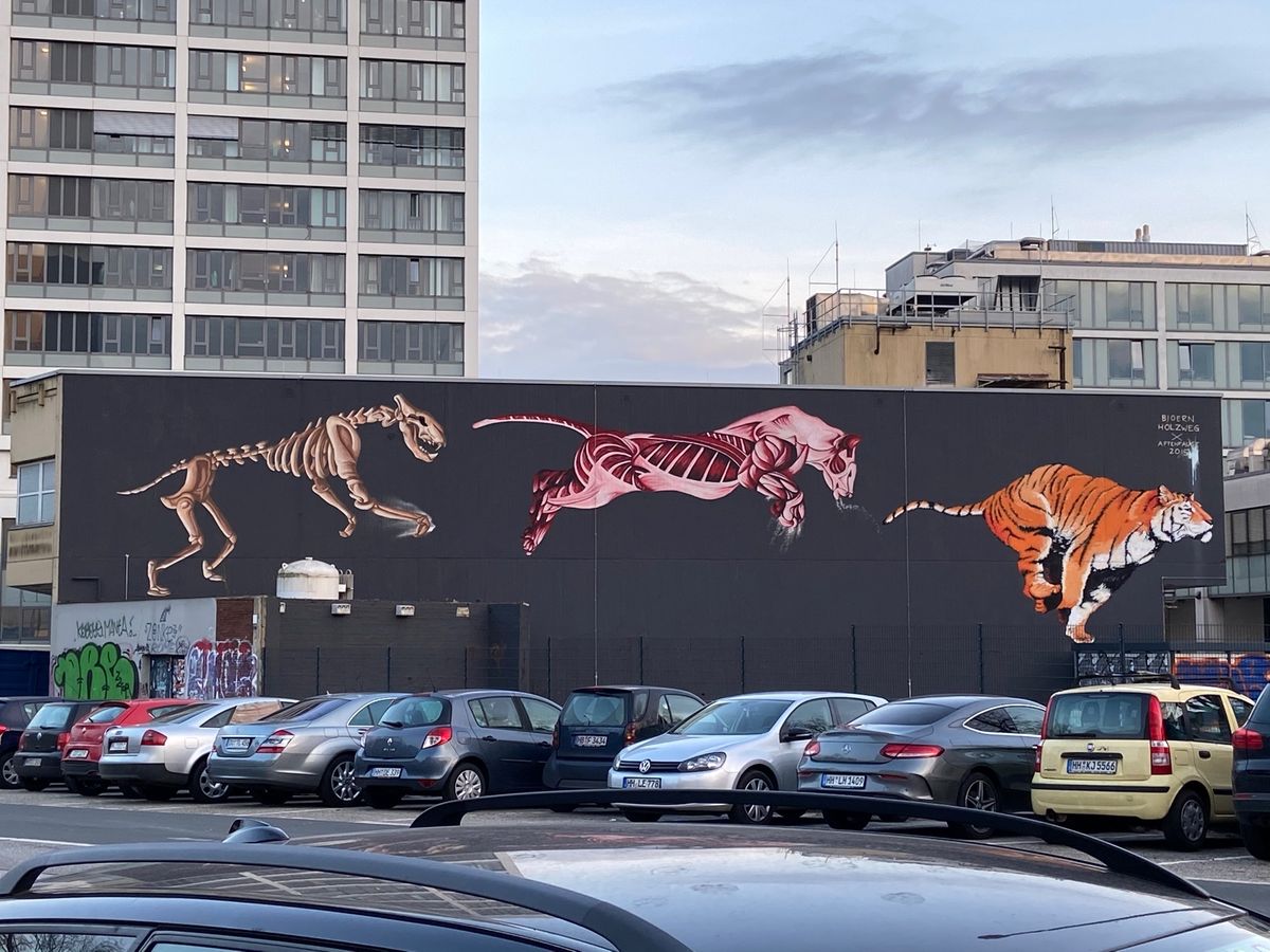 今日はハンブルグにやって来ました。
静かな街です。