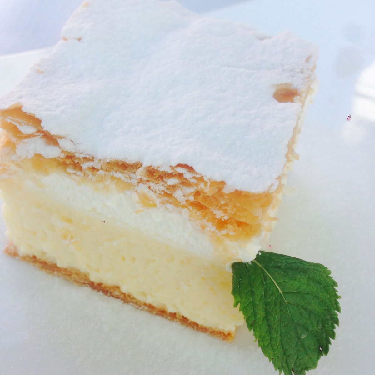 またまたブレッドへ
今回はブレッド城に登って、上から教会を見ました。
そし...