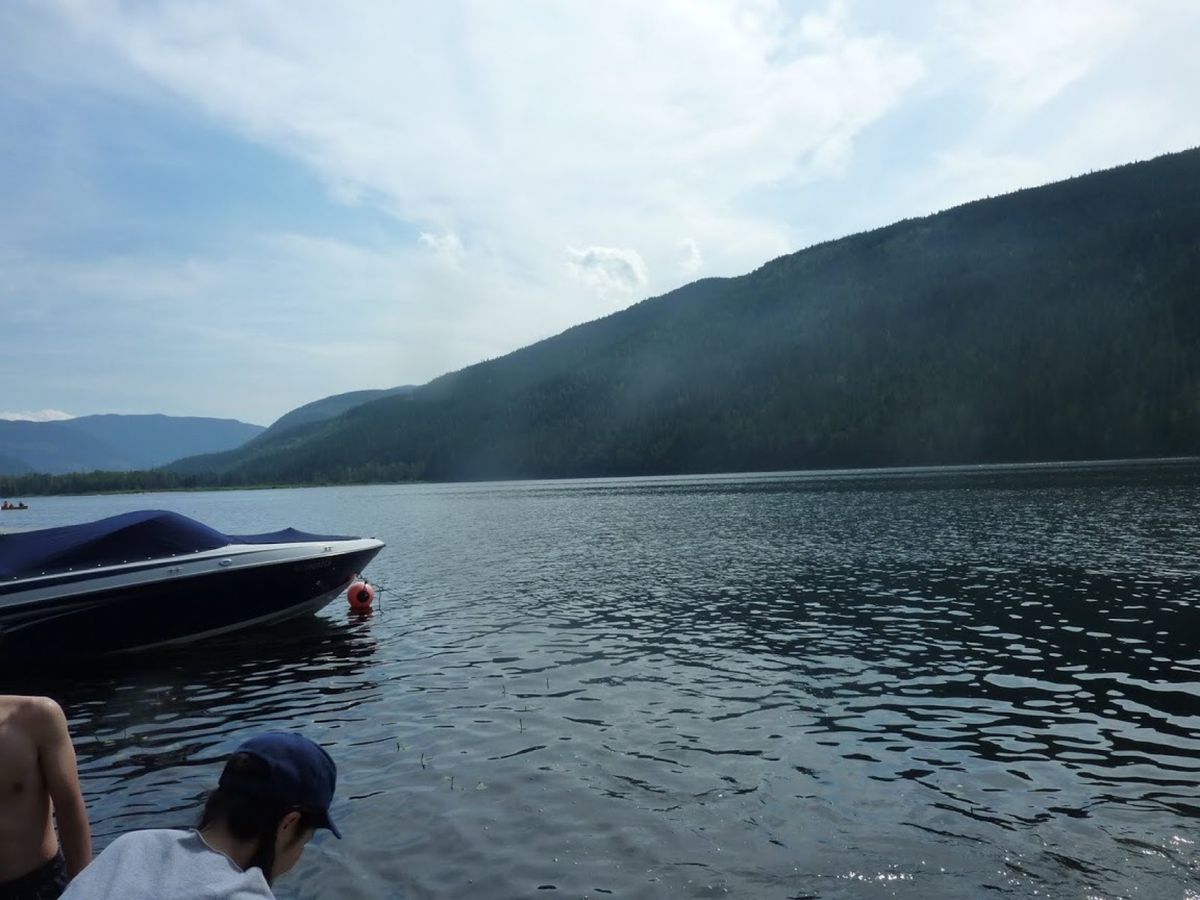 大学近くの湖と大学の中庭的なところ