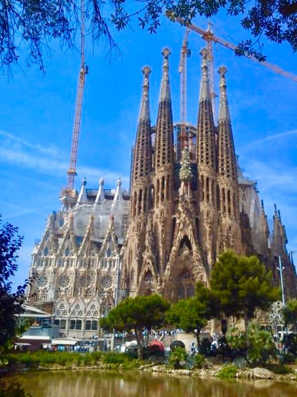 スペイン・バルセロナ「スペイン バルセロナ♡」の写真：圧巻のサクラダファミリア。本場チュロスも♡