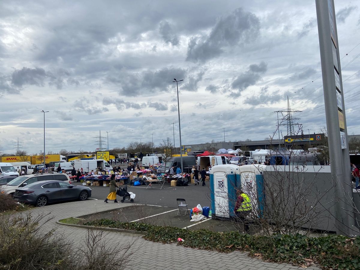 ドイツは閉店法があり、日曜日はほとんどお休み。
お腹空いて、Googleさ...