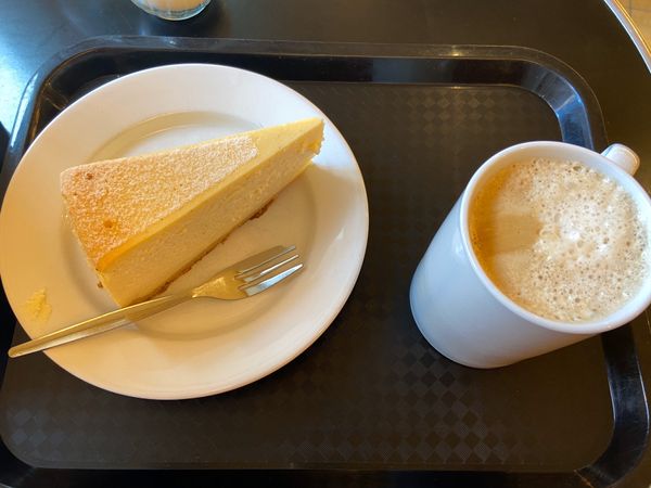 ドイツ・フランクフルト「ドイツ」の写真：有名なカフェでブレイク。
ドイツはチーズ...