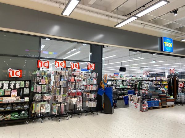 ドイツ・フランクフルト「ドイツ」の写真：100円ショップならぬ、1ユーロショップ...