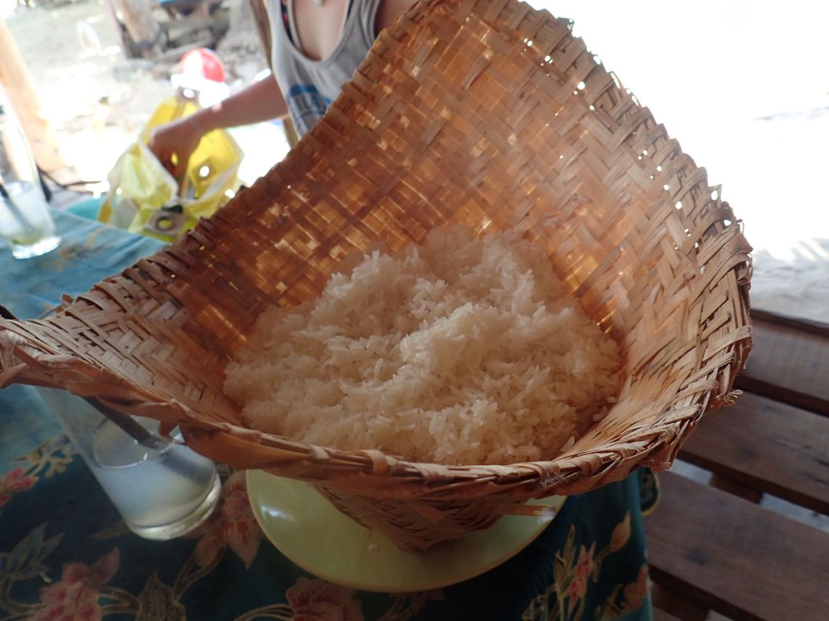 毎日ビーチでフリスビー
ソムタムとカオニャオ